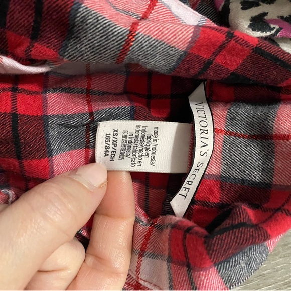 Victoria’s secret pjs- top and bottoms xs - Picture 4 of 4